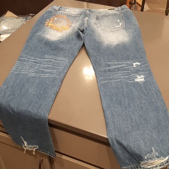 Flamingo Distressed Jeans with Decals NWT - Picture 12 of 12